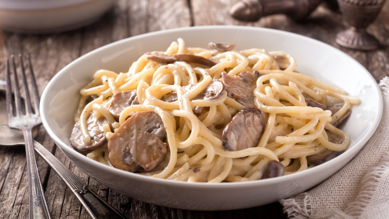 Linguine with Impossible & Portobello 